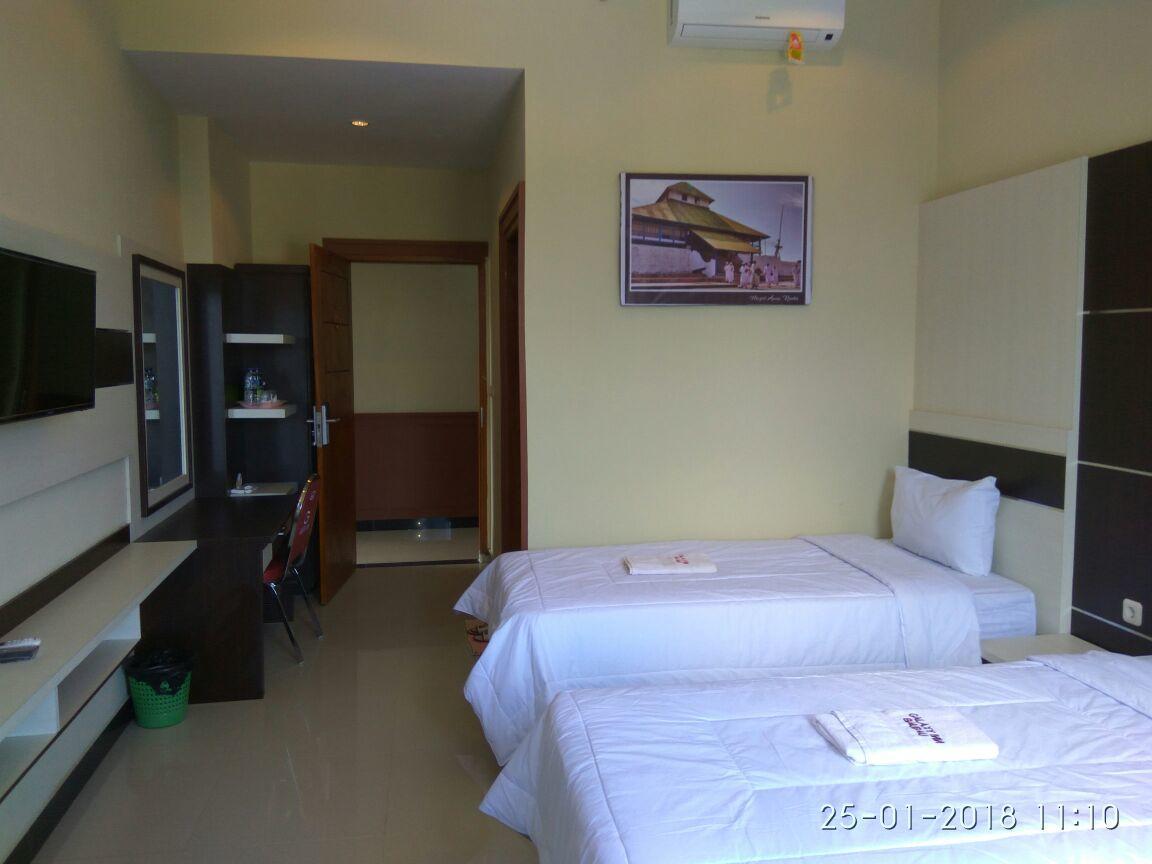 Galaxy Inn Baubau Exterior photo