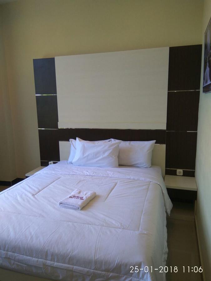 Galaxy Inn Baubau Exterior photo